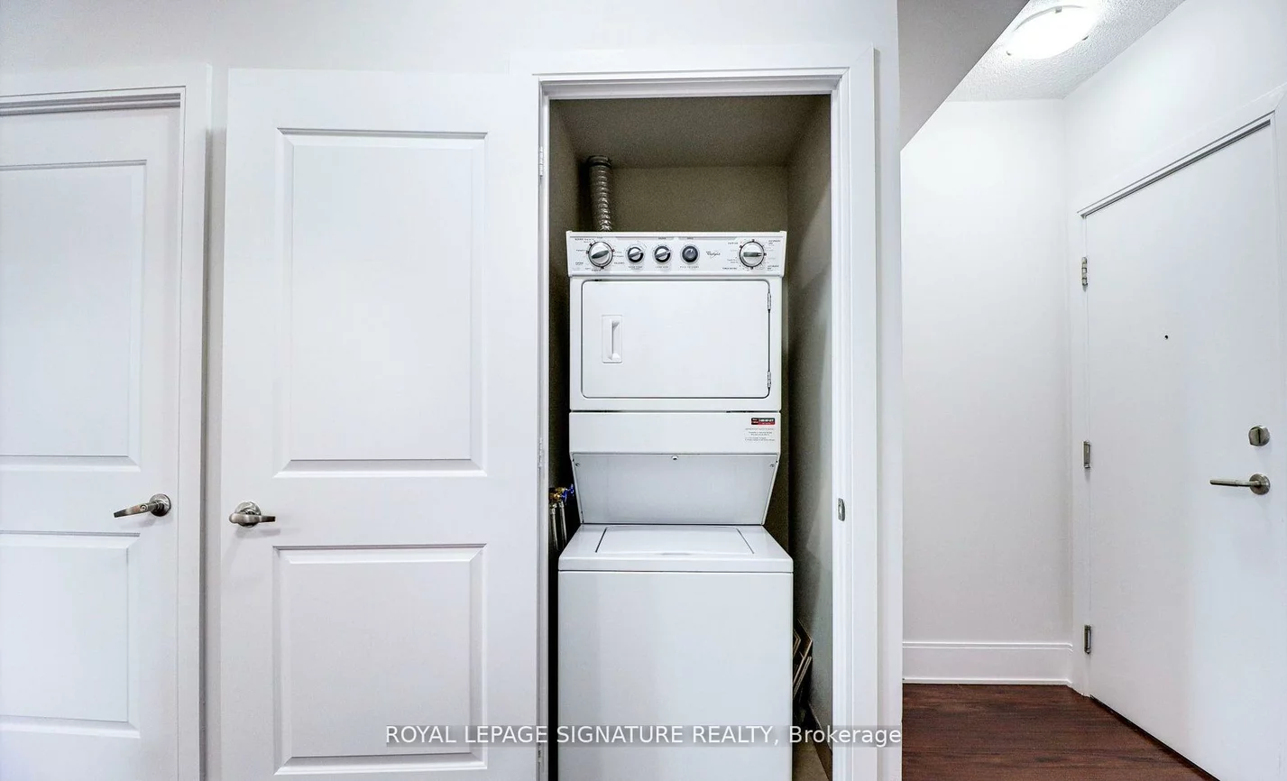 330, Burnhamthorpe, City Centre, Mississauga