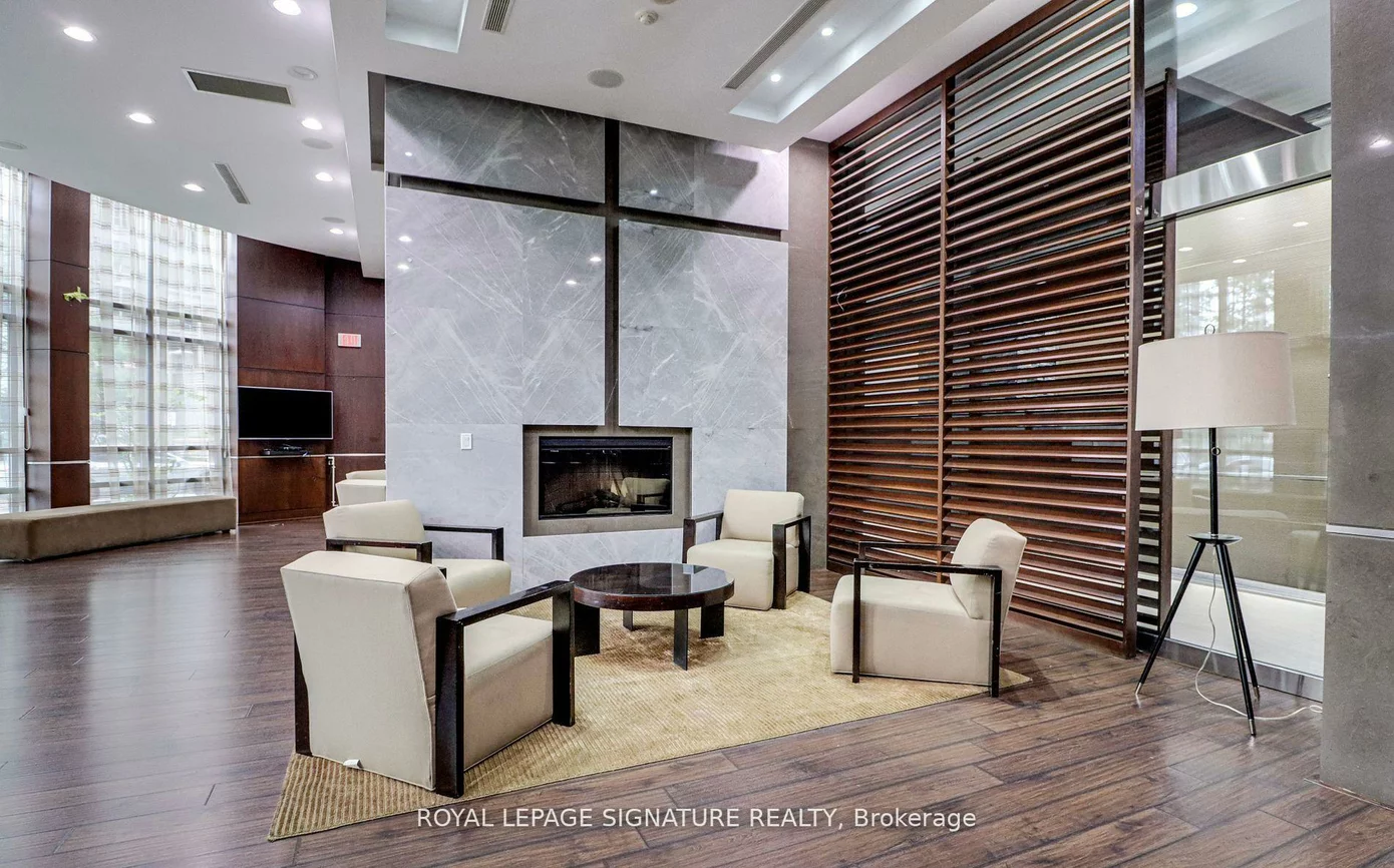 330, Burnhamthorpe, City Centre, Mississauga