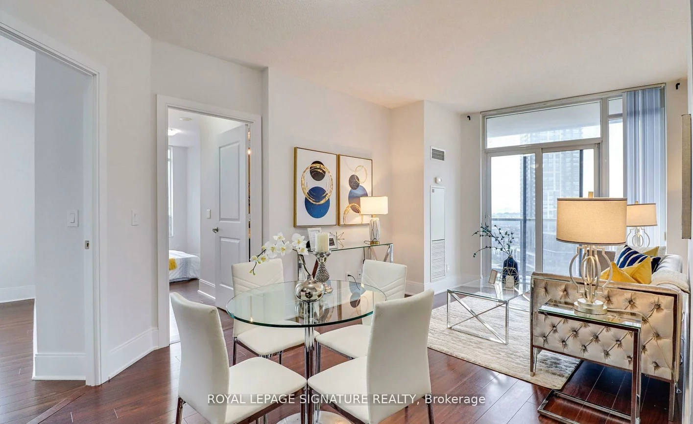 330, Burnhamthorpe, City Centre, Mississauga