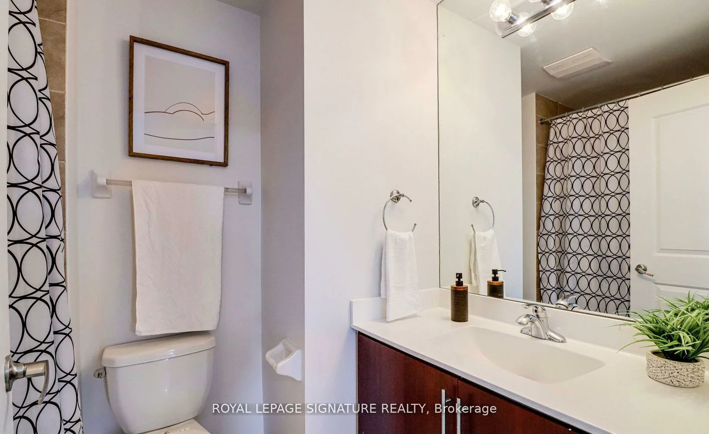 330, Burnhamthorpe, City Centre, Mississauga