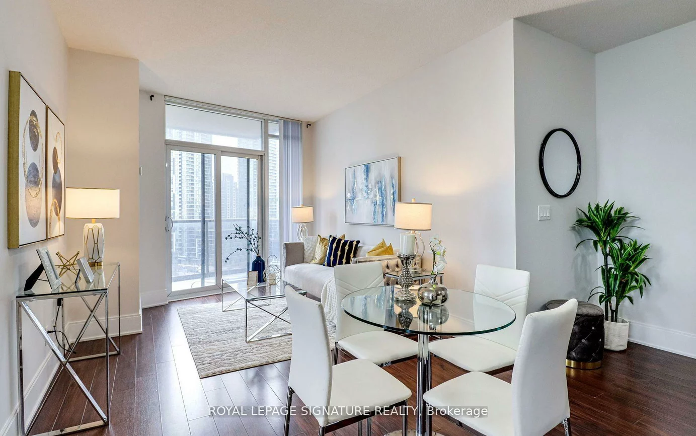 330, Burnhamthorpe, City Centre, Mississauga