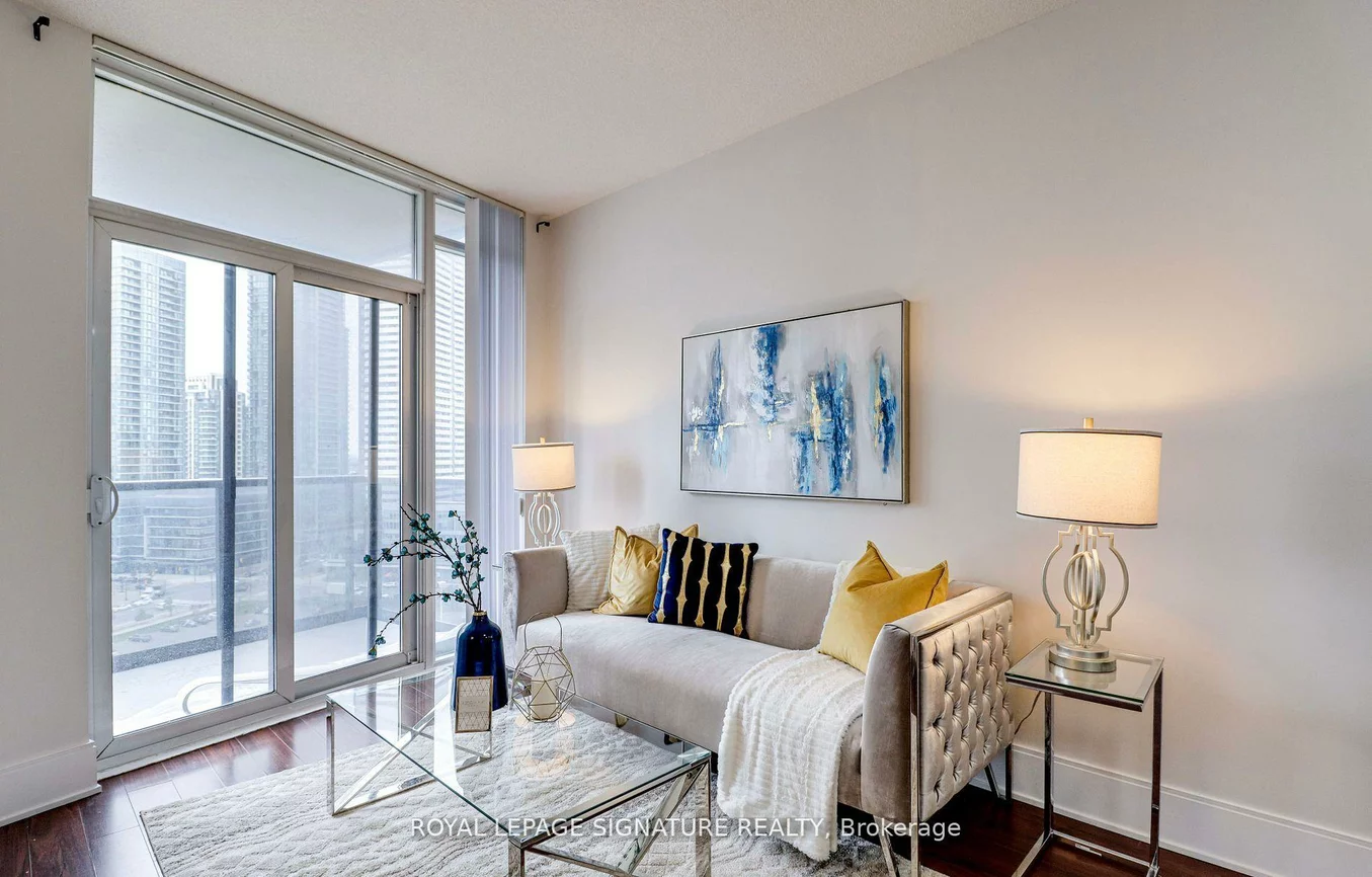 330, Burnhamthorpe, City Centre, Mississauga