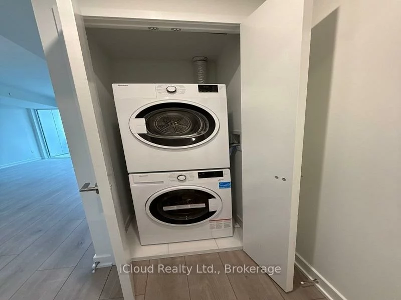 1, Fairview, Mississauga Valleys, Mississauga