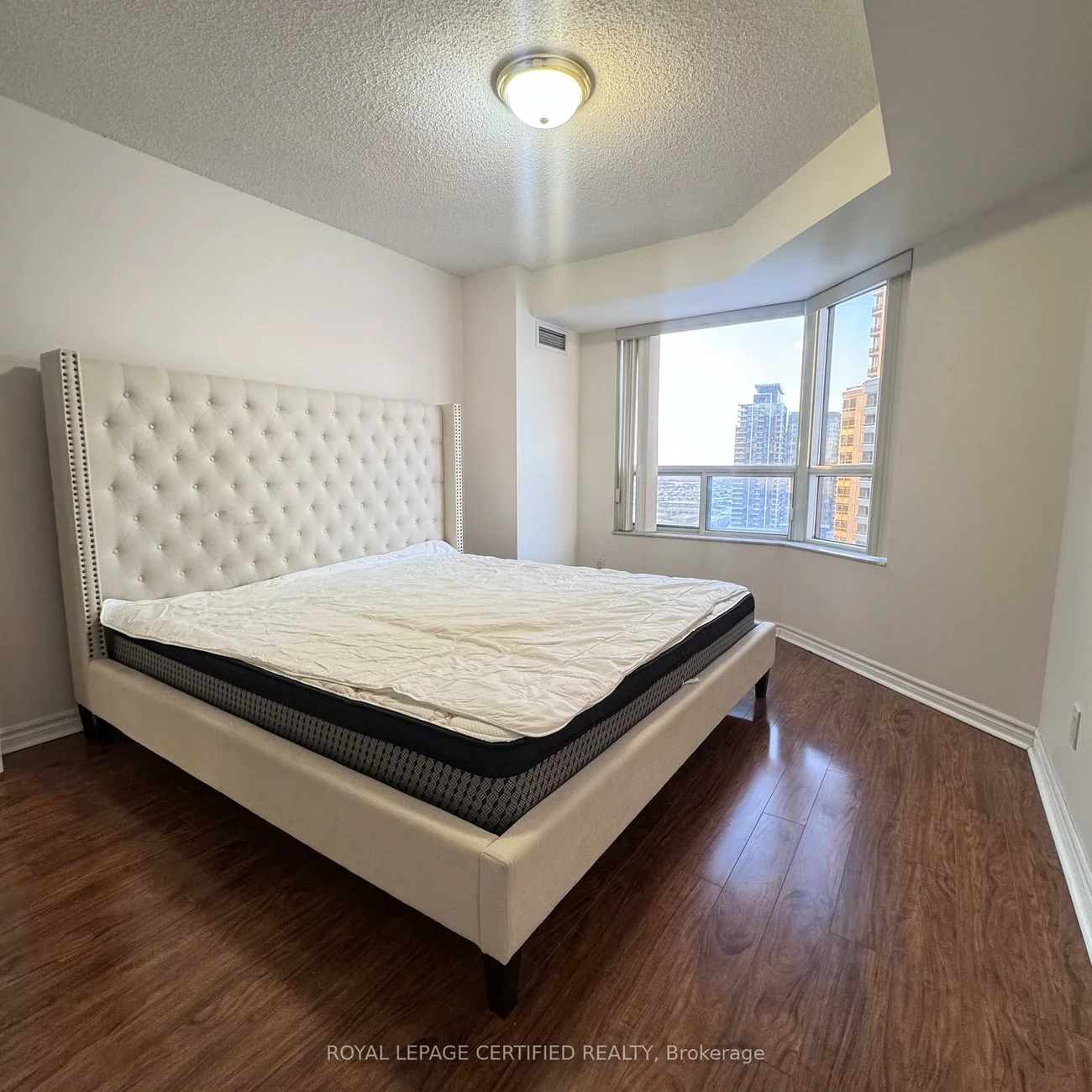 25, Kingsbridge Garden, Hurontario, Mississauga