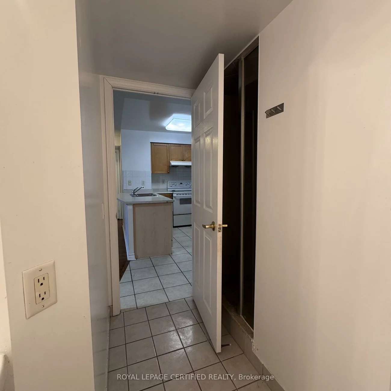 25, Kingsbridge Garden, Hurontario, Mississauga