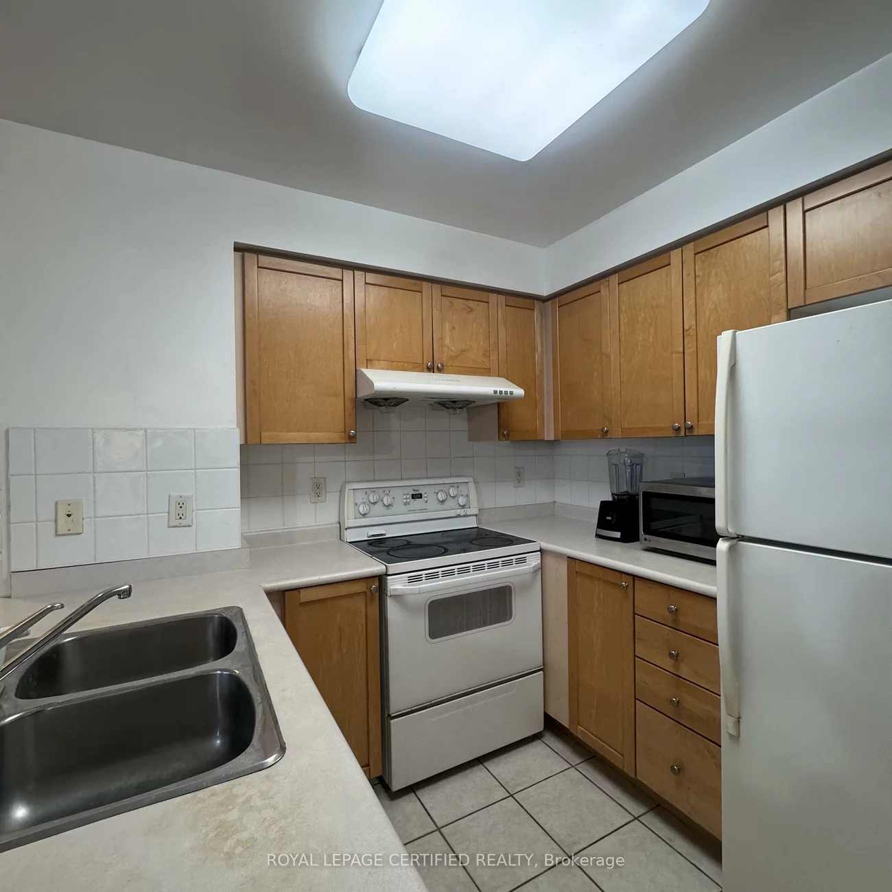 25, Kingsbridge Garden, Hurontario, Mississauga