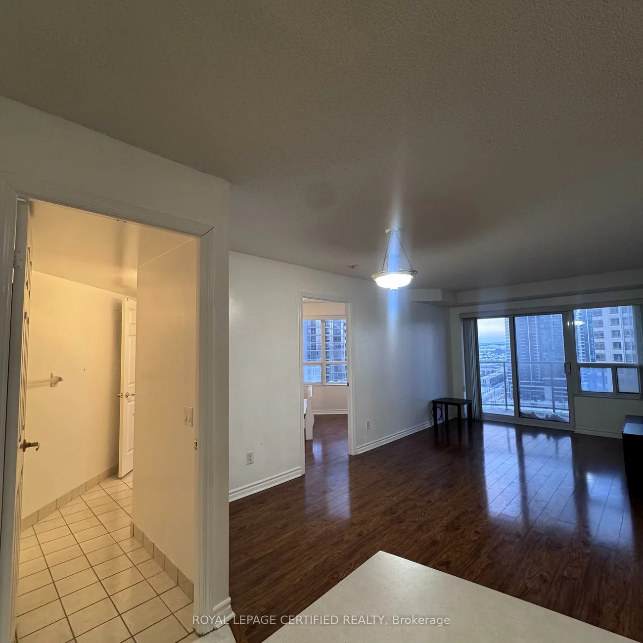 25, Kingsbridge Garden, Hurontario, Mississauga