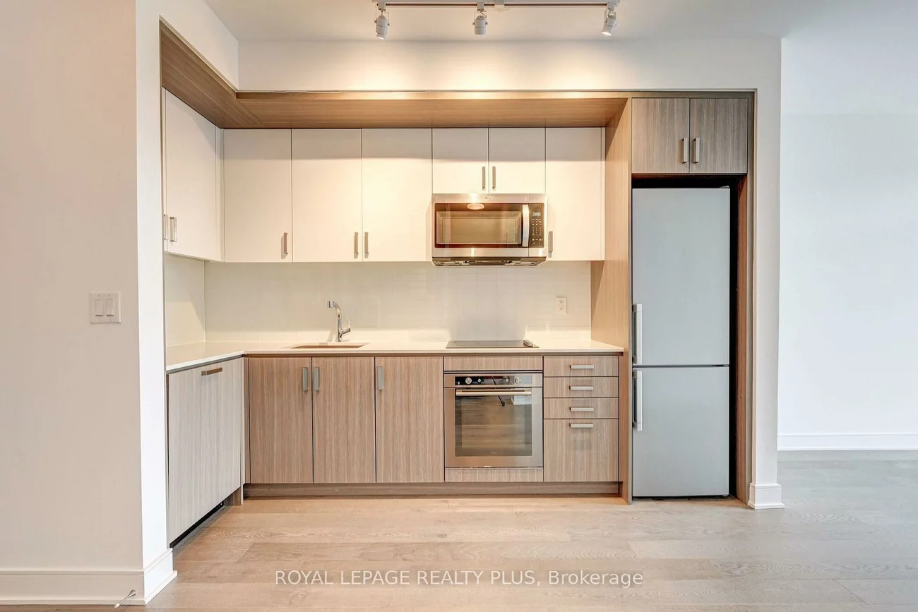 1575, Lakeshore, Clarkson, Mississauga