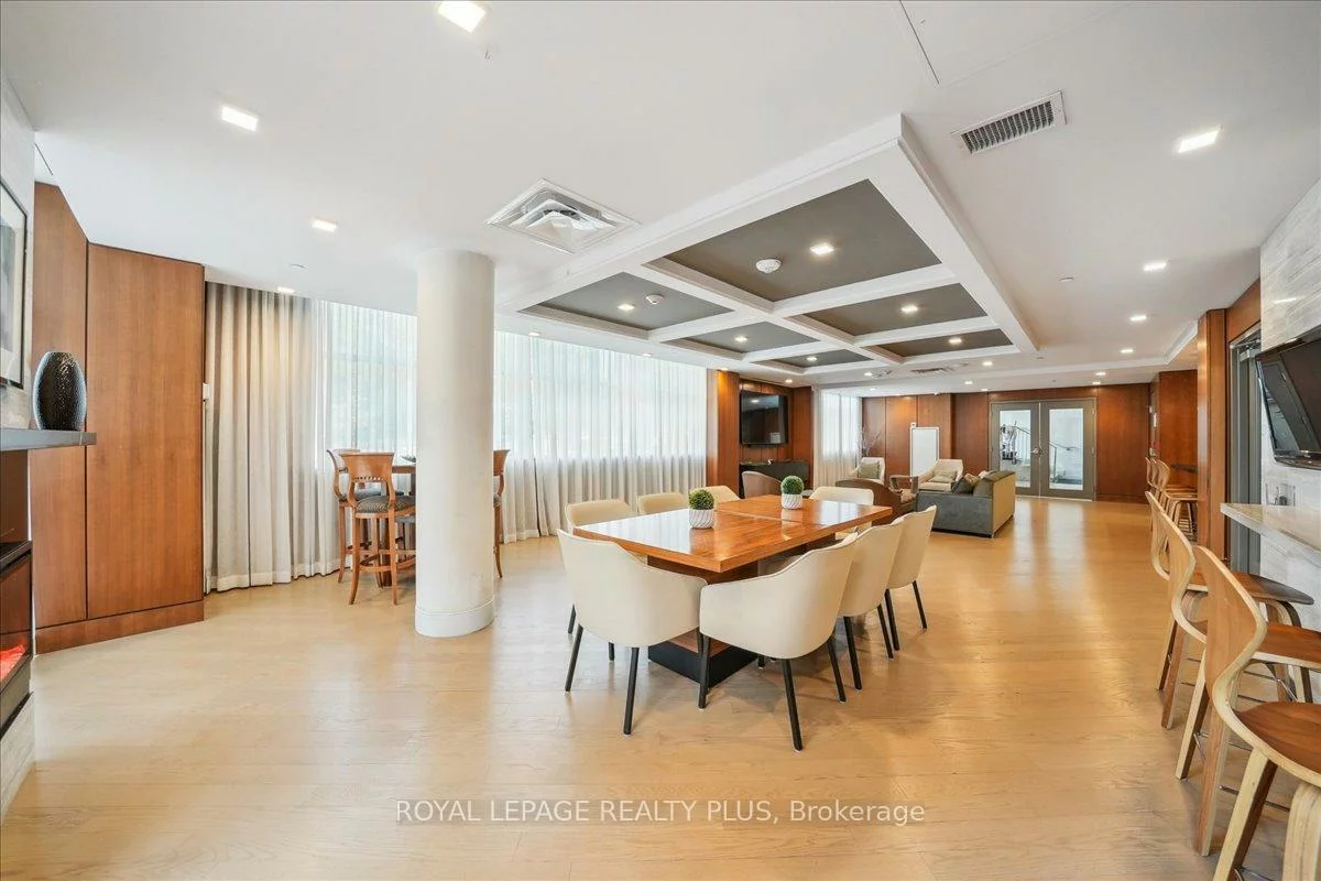 1575, Lakeshore, Clarkson, Mississauga