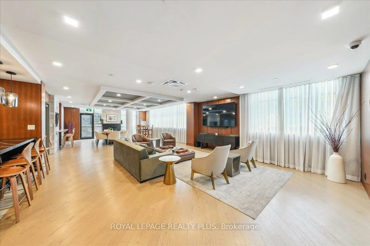 1575, Lakeshore, Clarkson, Mississauga