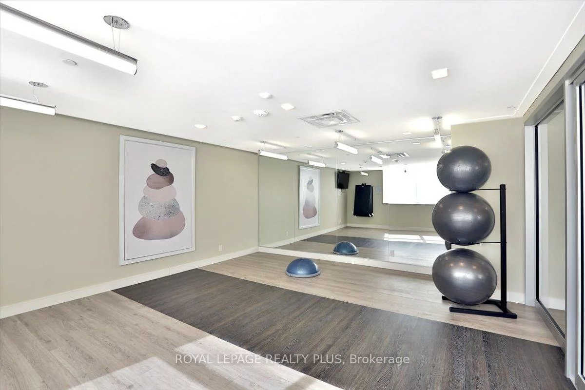 1575, Lakeshore, Clarkson, Mississauga