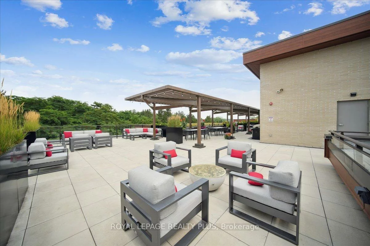 1575, Lakeshore, Clarkson, Mississauga