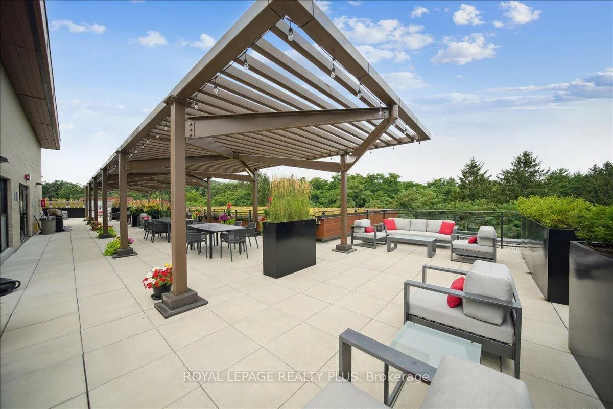 1575, Lakeshore, Clarkson, Mississauga