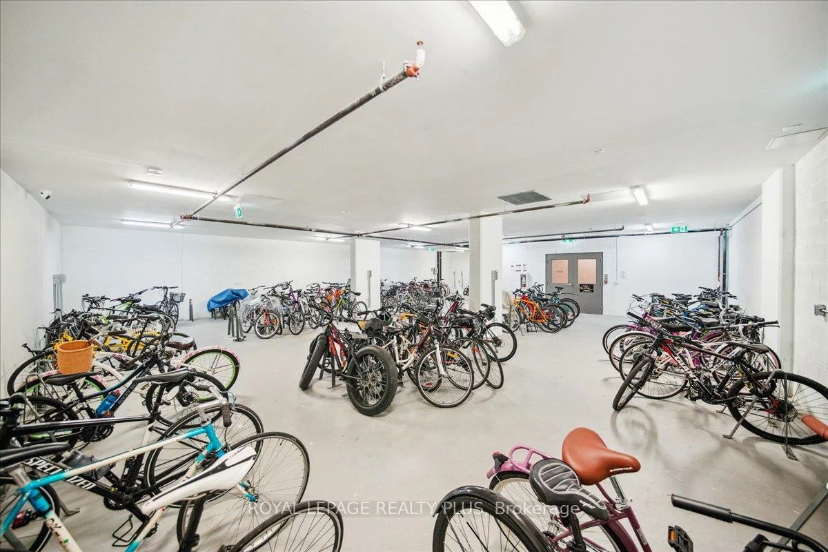 1575, Lakeshore, Clarkson, Mississauga