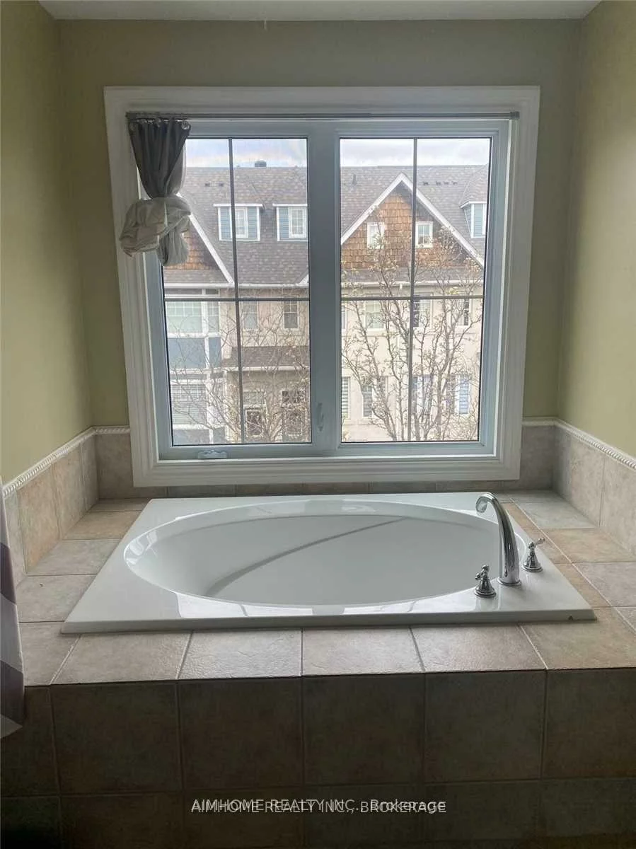 800, Dundas, Erindale, Mississauga