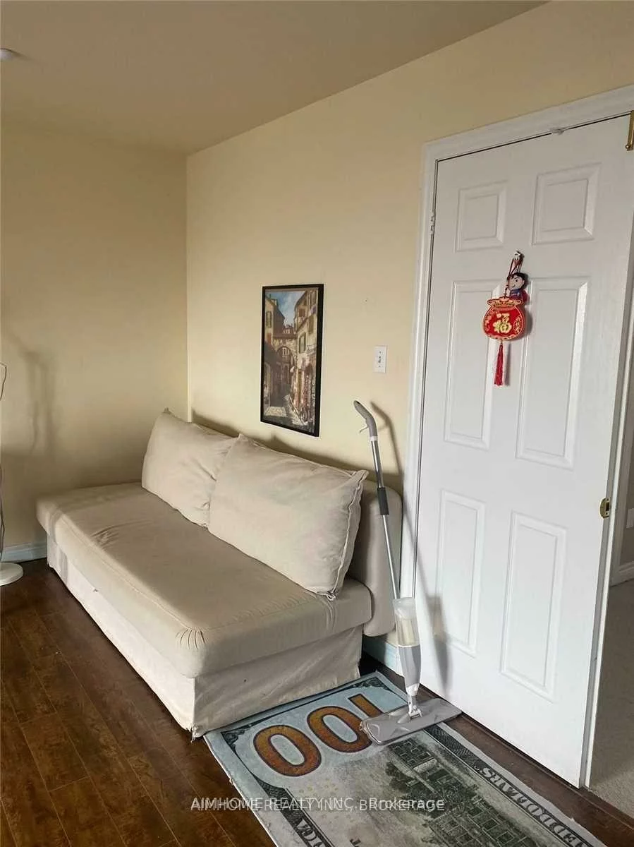 800, Dundas, Erindale, Mississauga