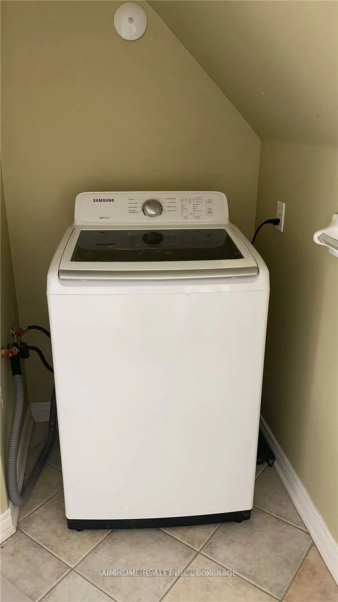 800, Dundas, Erindale, Mississauga