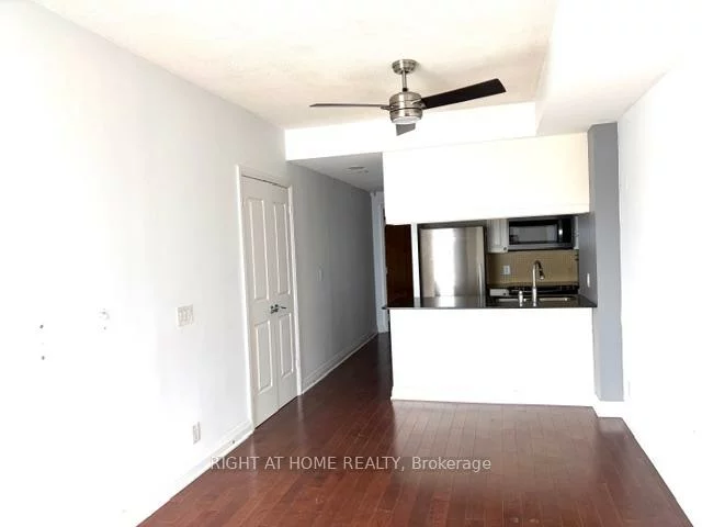 1055, SOUTHDOWN, Clarkson, Mississauga