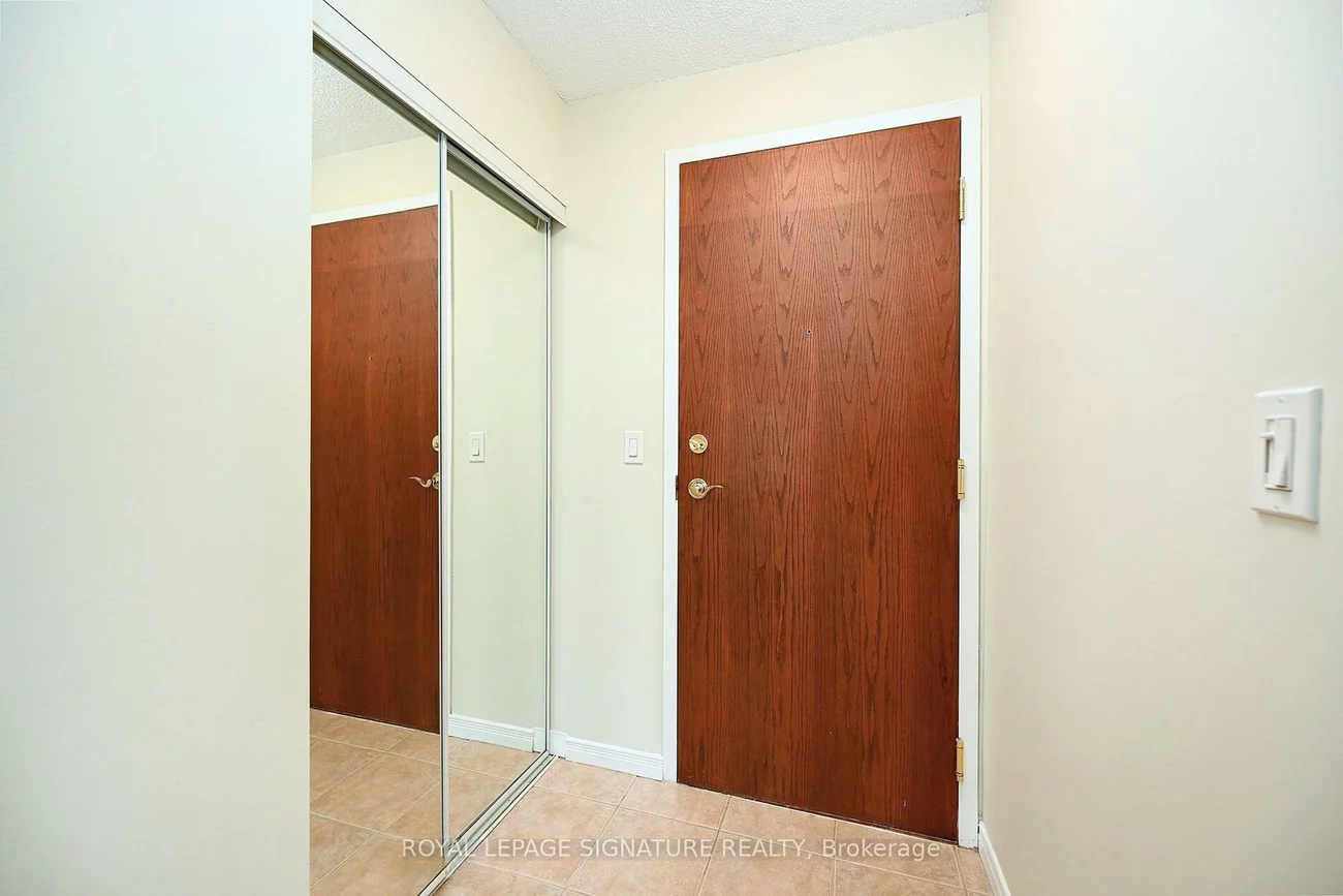 2545, Erin Centre, Central Erin Mills, Mississauga