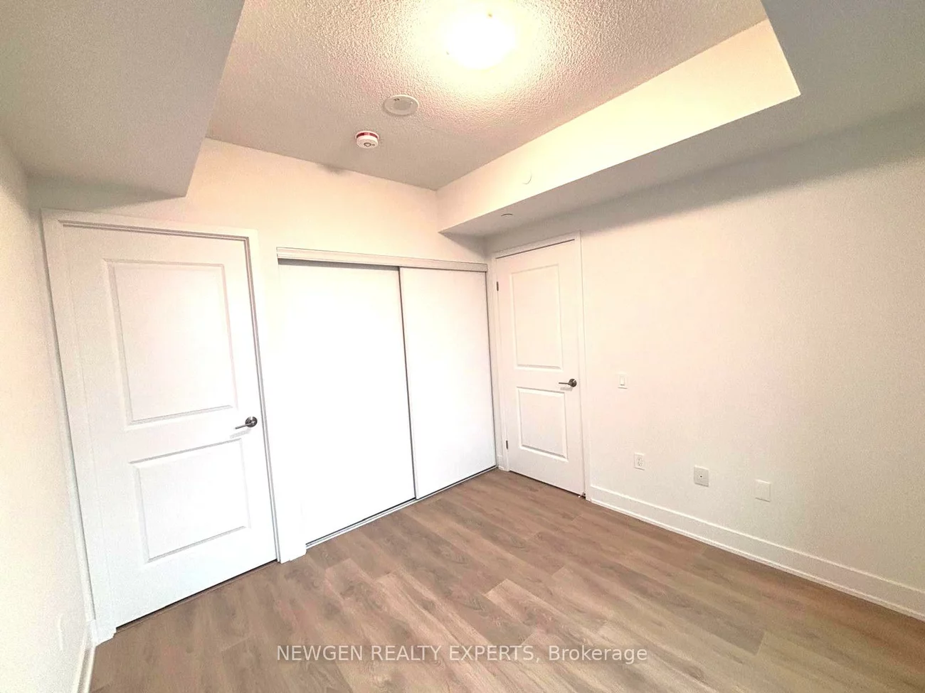 204, Burnhamthorpe, City Centre, Mississauga