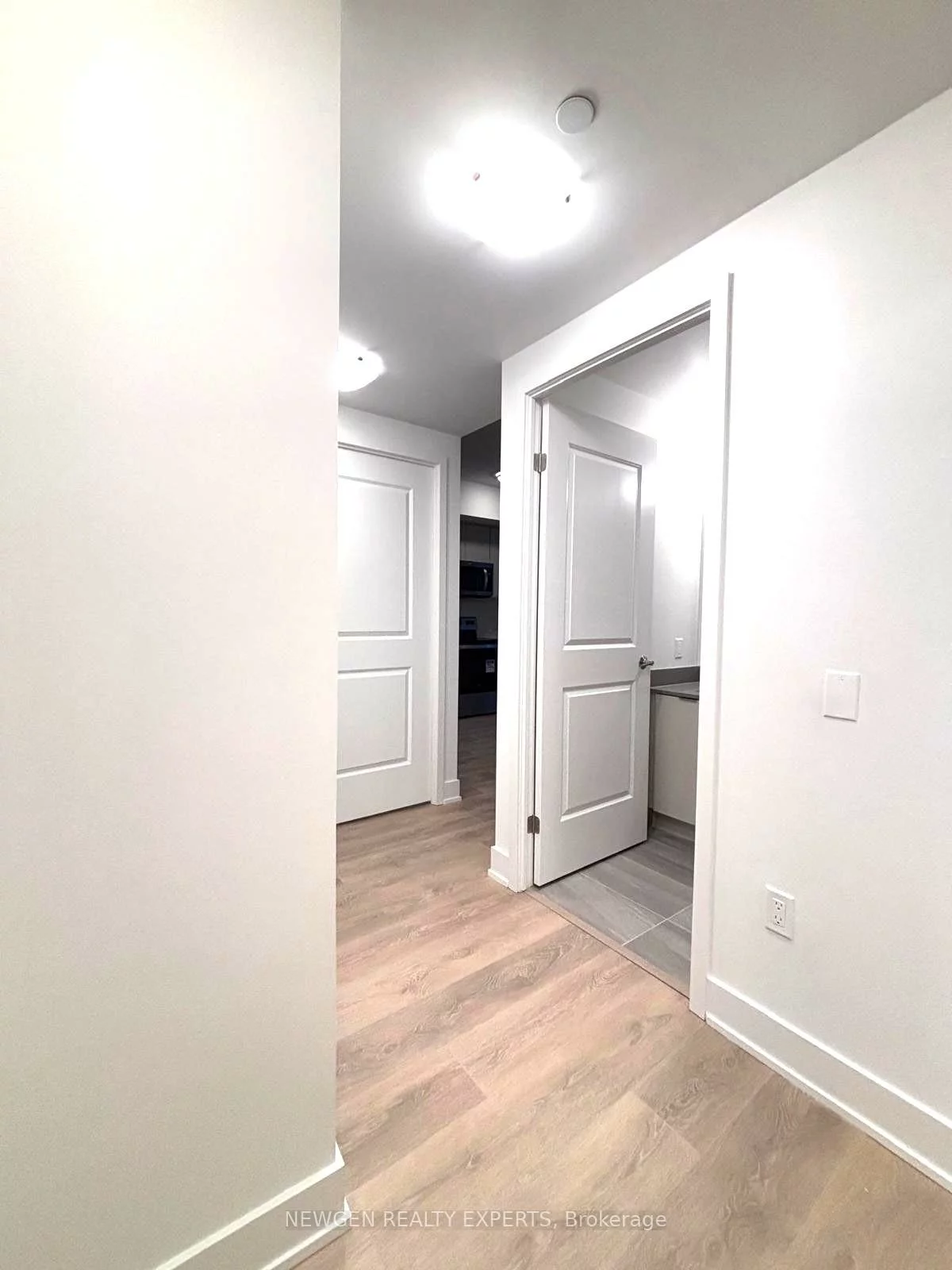 204, Burnhamthorpe, City Centre, Mississauga