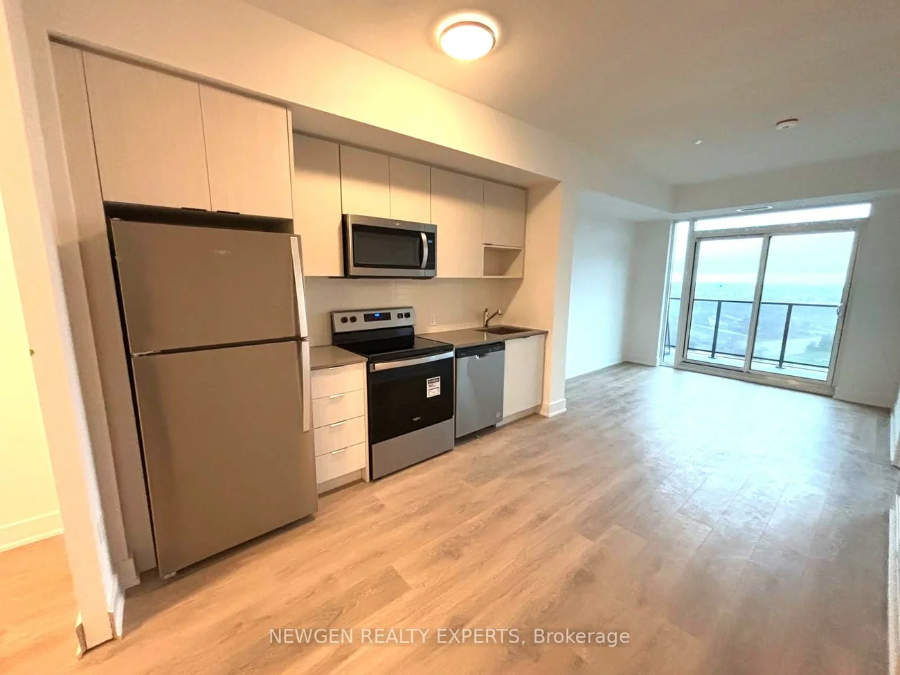 204, Burnhamthorpe, City Centre, Mississauga