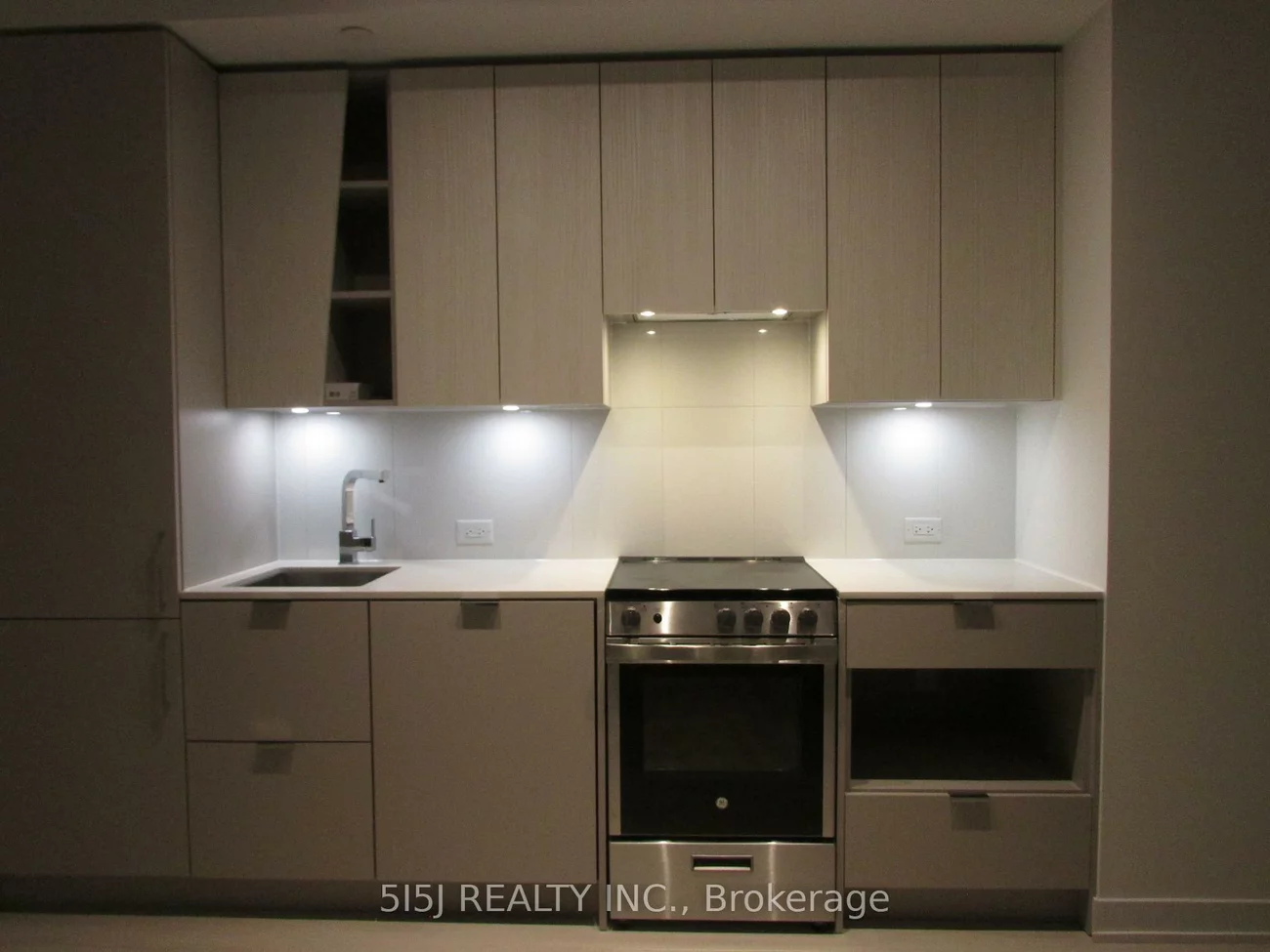 3883, Quartz, City Centre, Mississauga