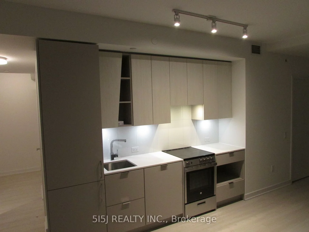 3883, Quartz, City Centre, Mississauga