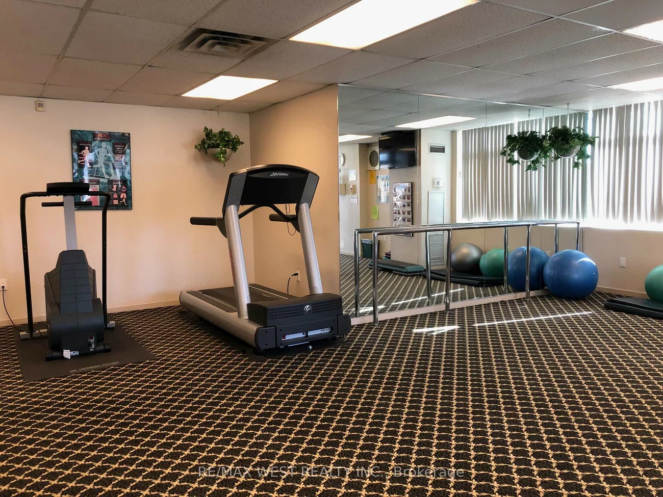 300, Webb, City Centre, Mississauga