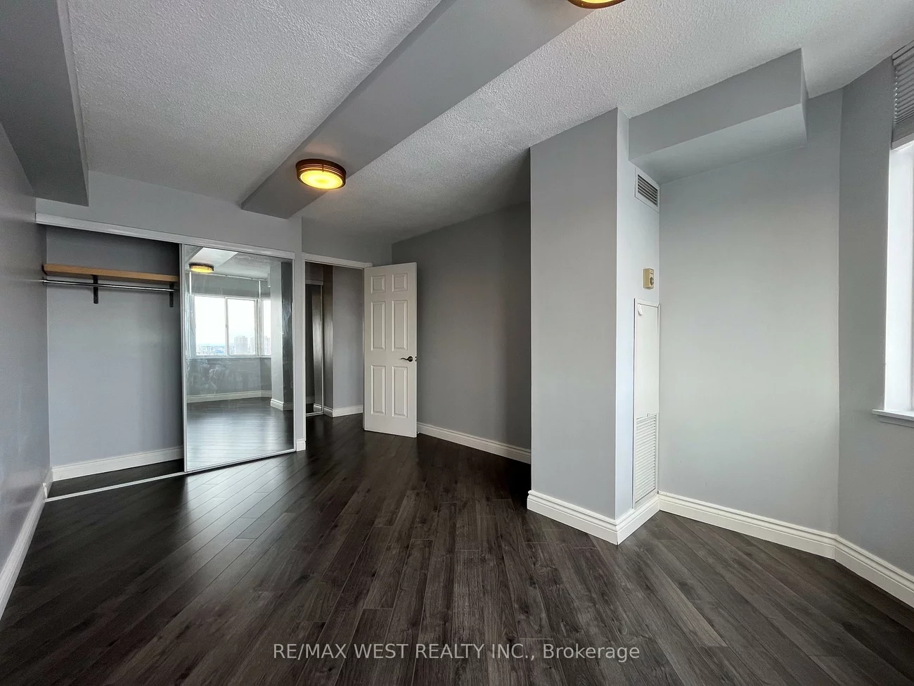 300, Webb, City Centre, Mississauga