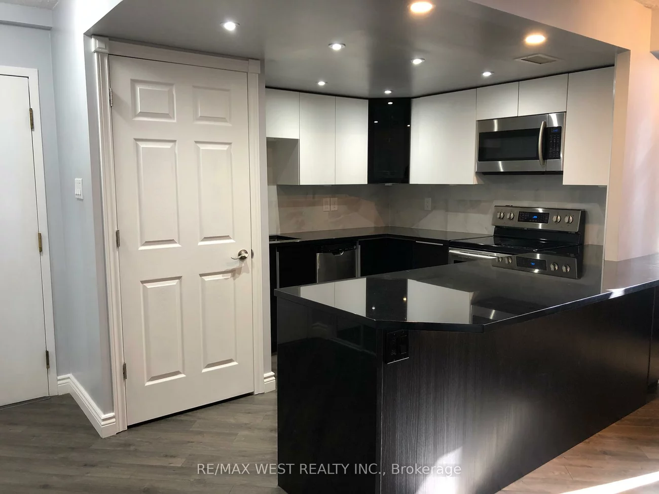 300, Webb, City Centre, Mississauga