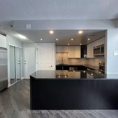 300, Webb, City Centre, Mississauga