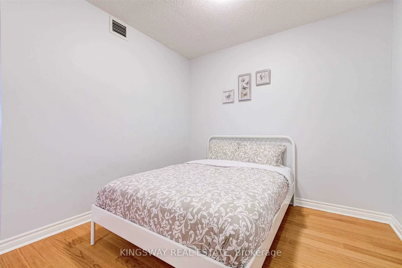 3880, Duke Of York, City Centre, Mississauga