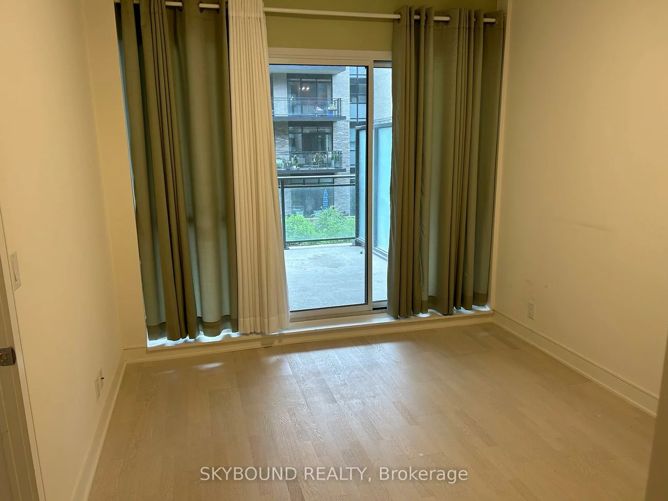 1575, Lakeshore, Clarkson, Mississauga