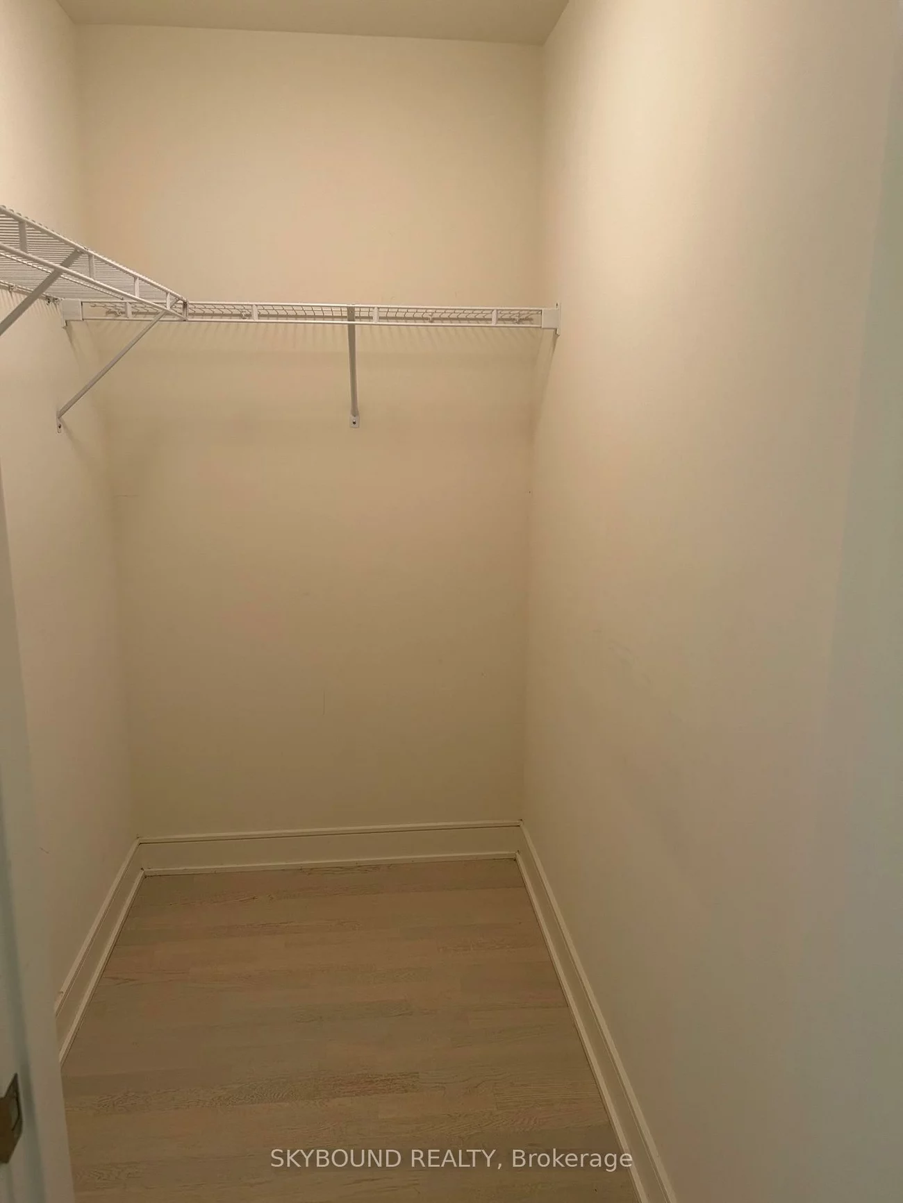 1575, Lakeshore, Clarkson, Mississauga