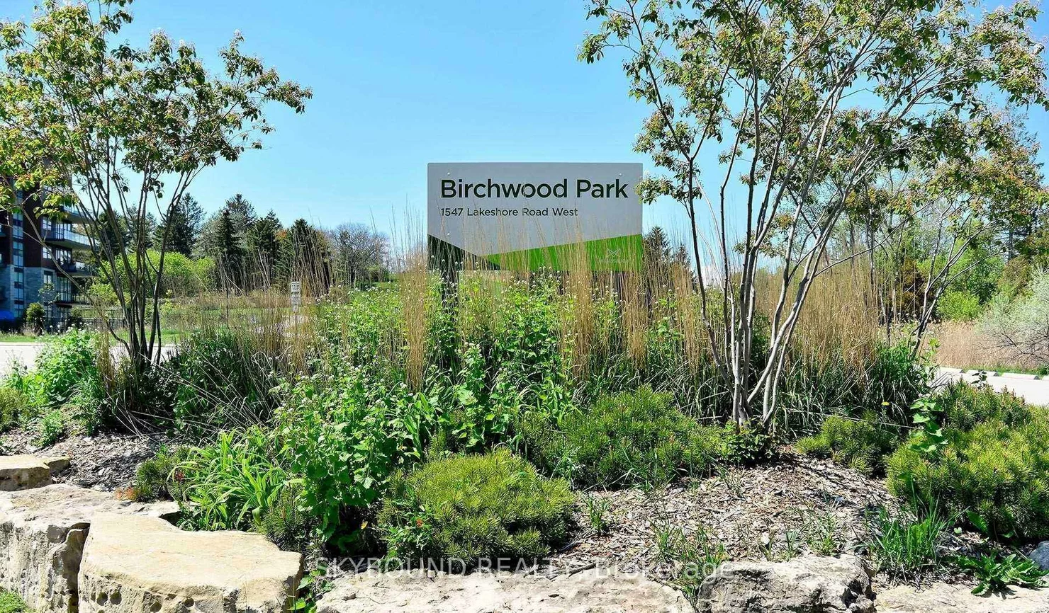 1575, Lakeshore, Clarkson, Mississauga