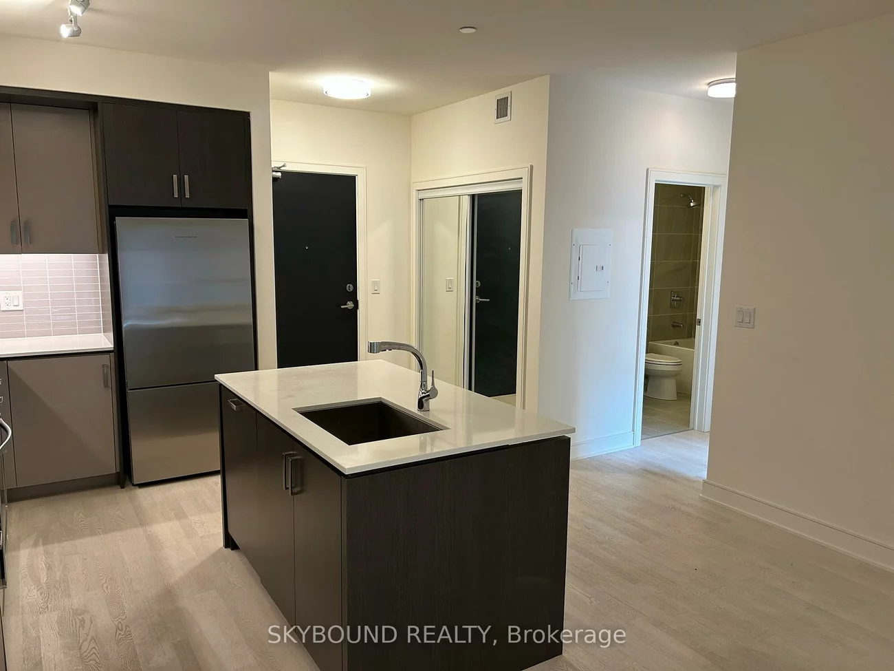 1575, Lakeshore, Clarkson, Mississauga