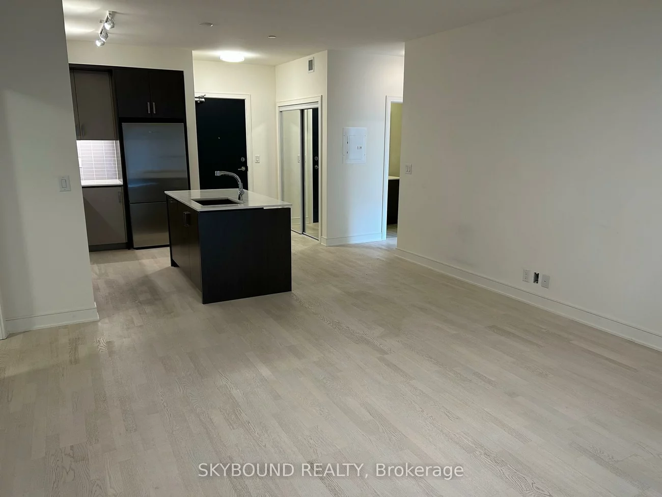 1575, Lakeshore, Clarkson, Mississauga