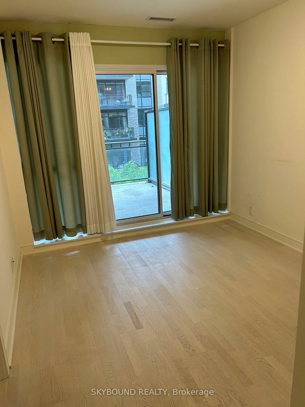 1575, Lakeshore, Clarkson, Mississauga