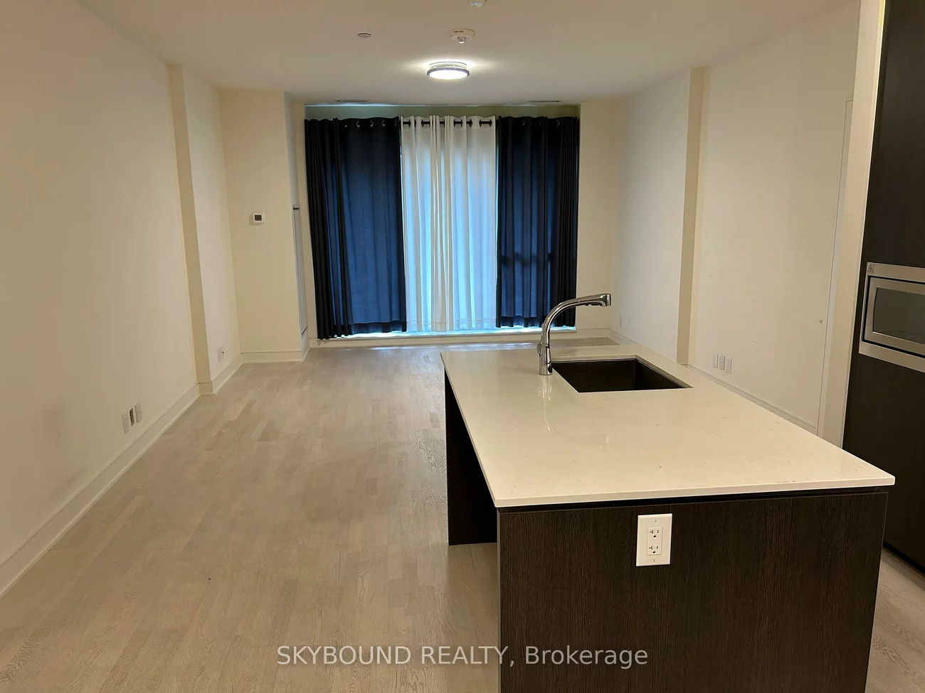 1575, Lakeshore, Clarkson, Mississauga