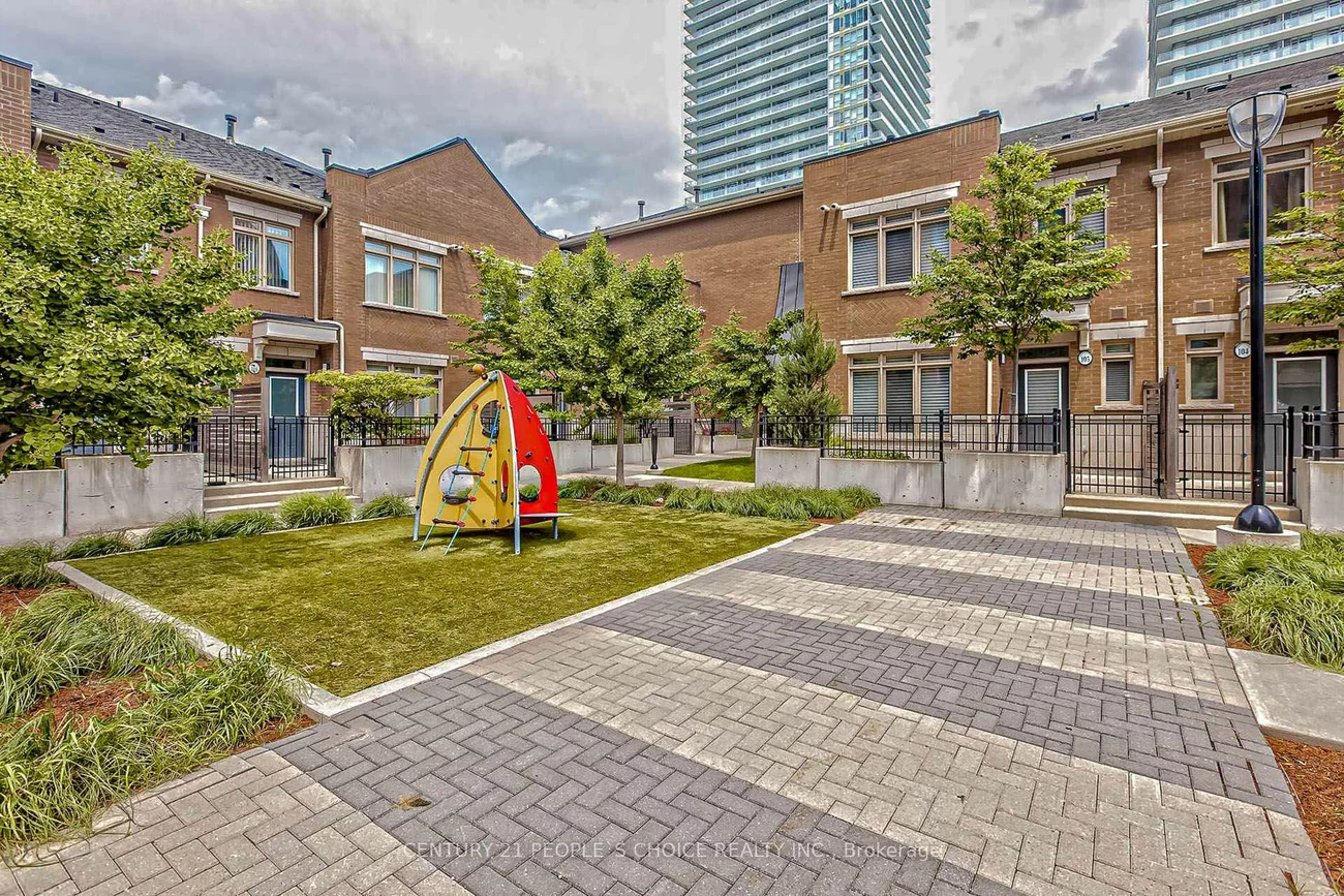 385, Prince Of Wales, City Centre, Mississauga