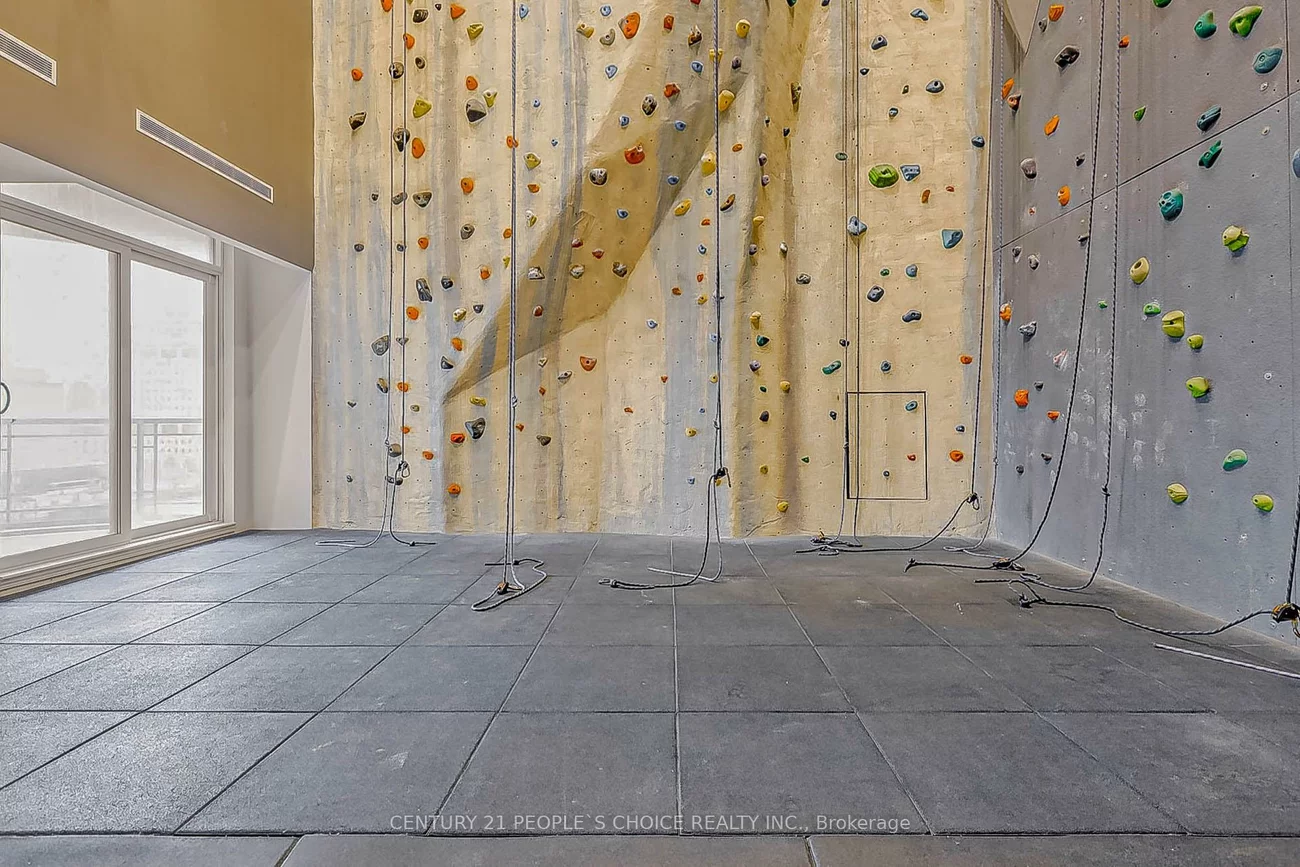 385, Prince Of Wales, City Centre, Mississauga