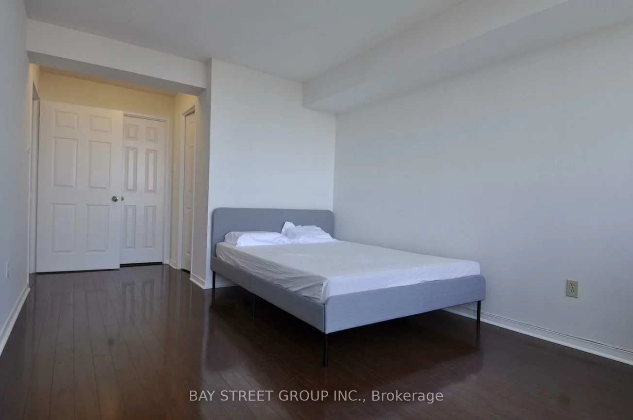 400, Webb, City Centre, Mississauga