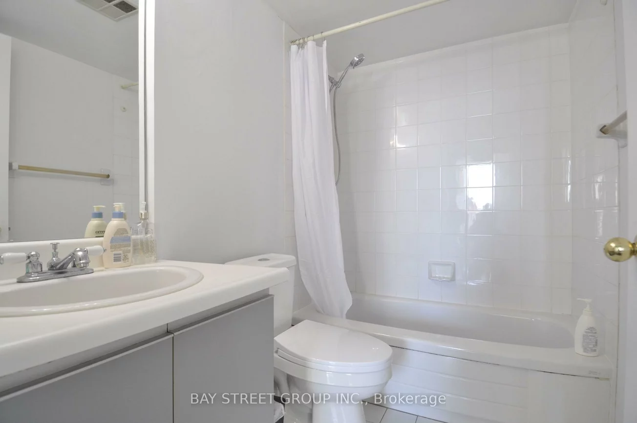 400, Webb, City Centre, Mississauga