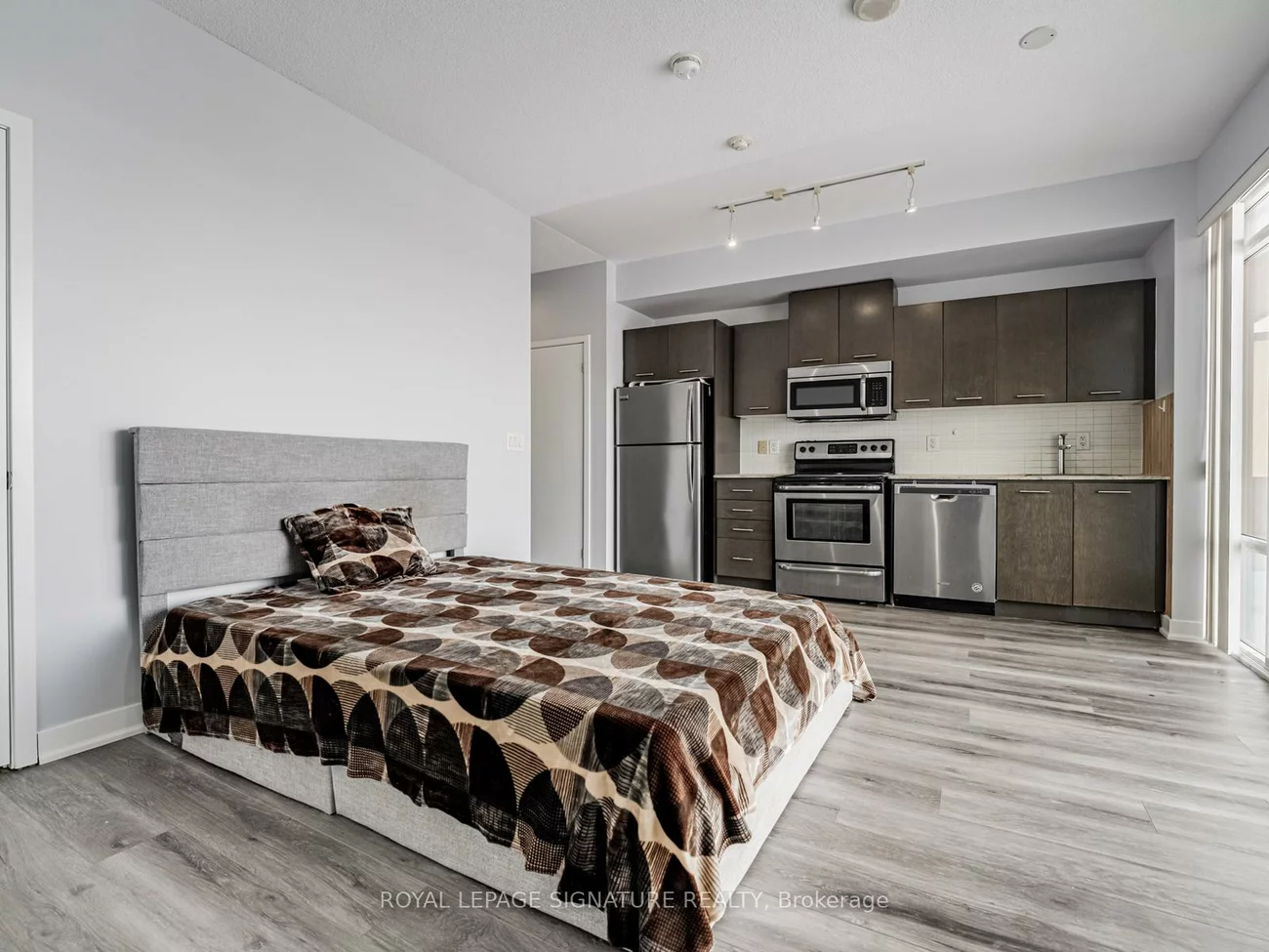 360, Square One, City Centre, Mississauga