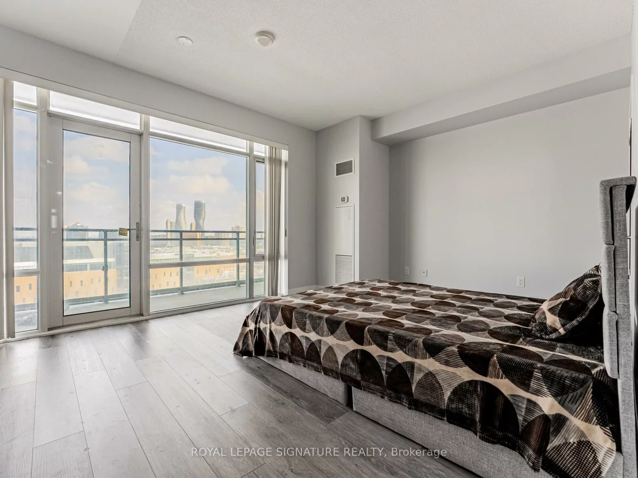 360, Square One, City Centre, Mississauga