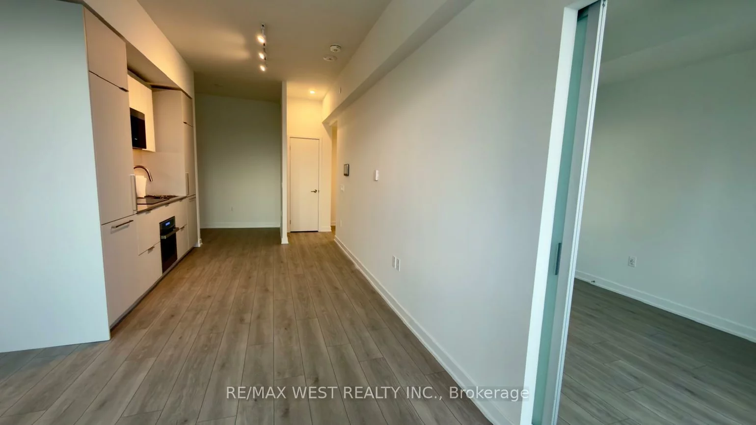 1, Fairview, Mississauga Valleys, Mississauga