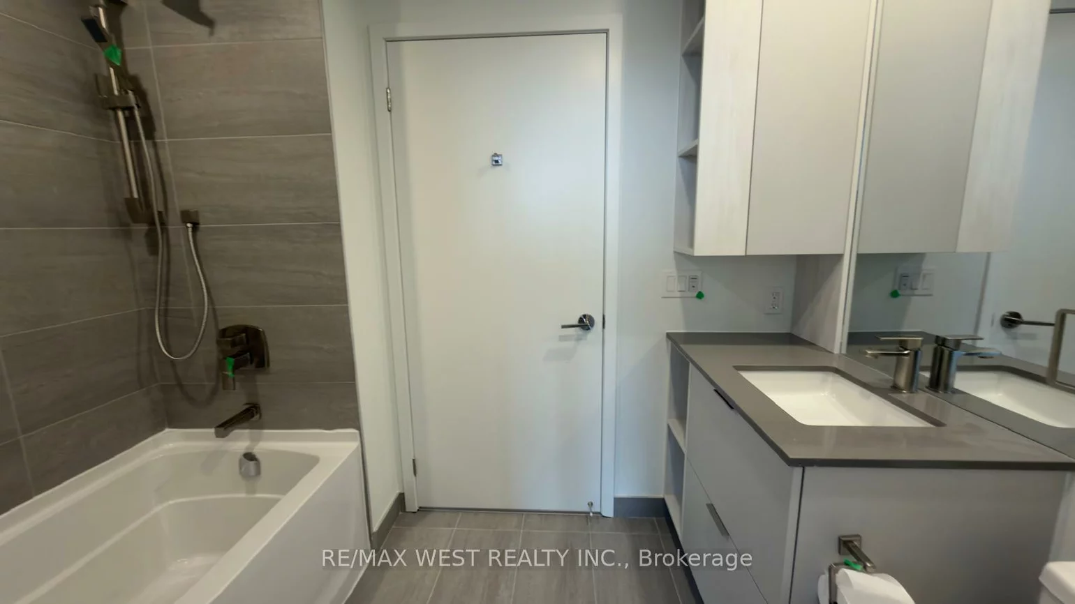 1, Fairview, Mississauga Valleys, Mississauga