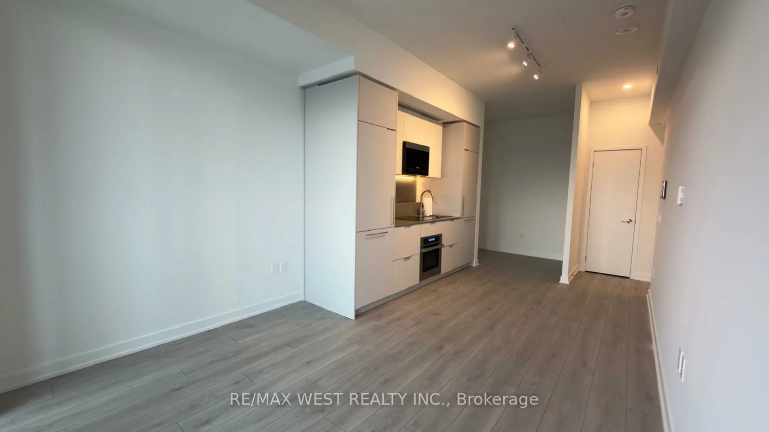 1, Fairview, Mississauga Valleys, Mississauga