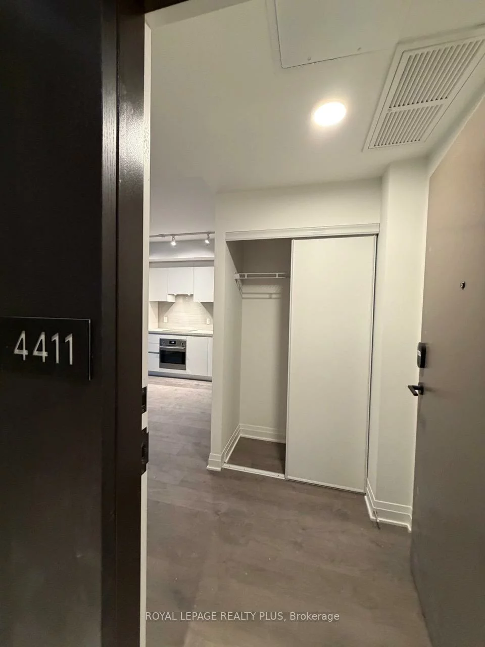 4015, The Exchange, City Centre, Mississauga